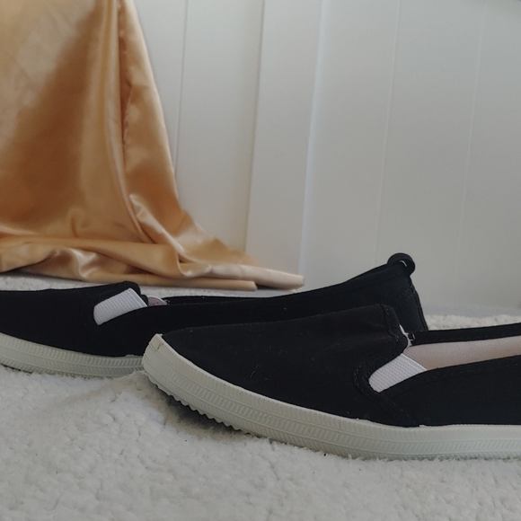 Black and white H&M loafers - Picture 3 of 4